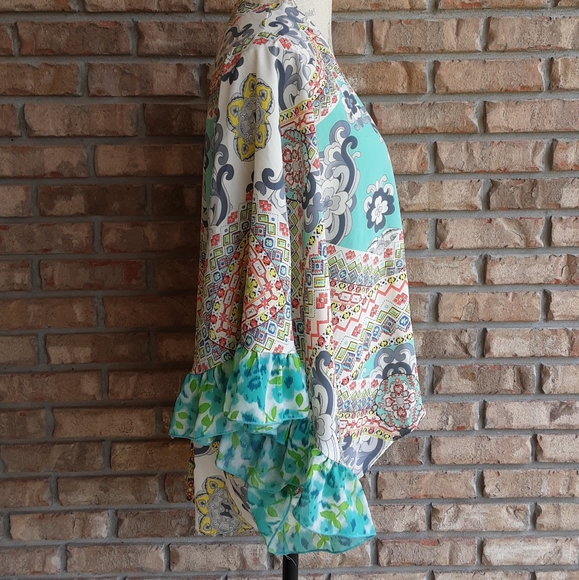 Colorful Patterned Women's Top - Picture 5 of 7